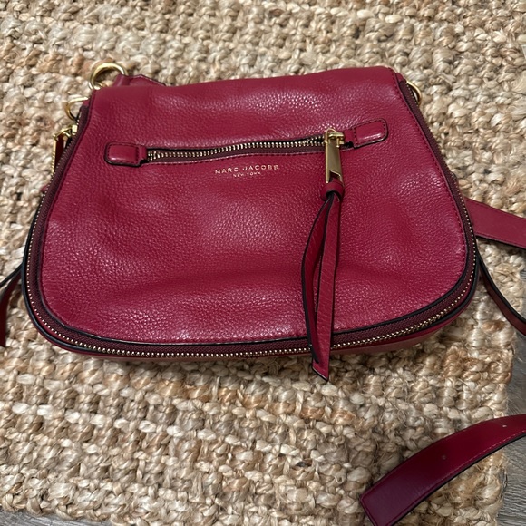Marc Jacobs cranberry crossbody purse - Picture 8 of 11
